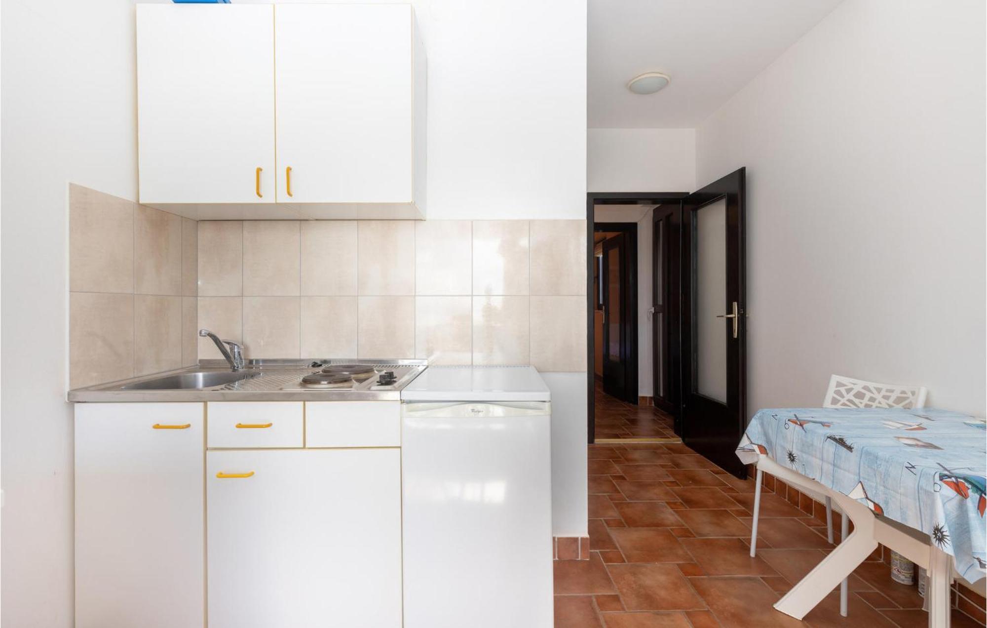 Nice Apartment In Jadranovo With Kitchen ภายนอก รูปภาพ