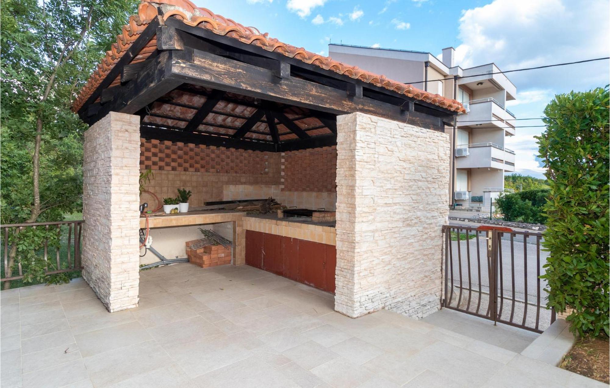 Nice Apartment In Jadranovo With Kitchen ภายนอก รูปภาพ