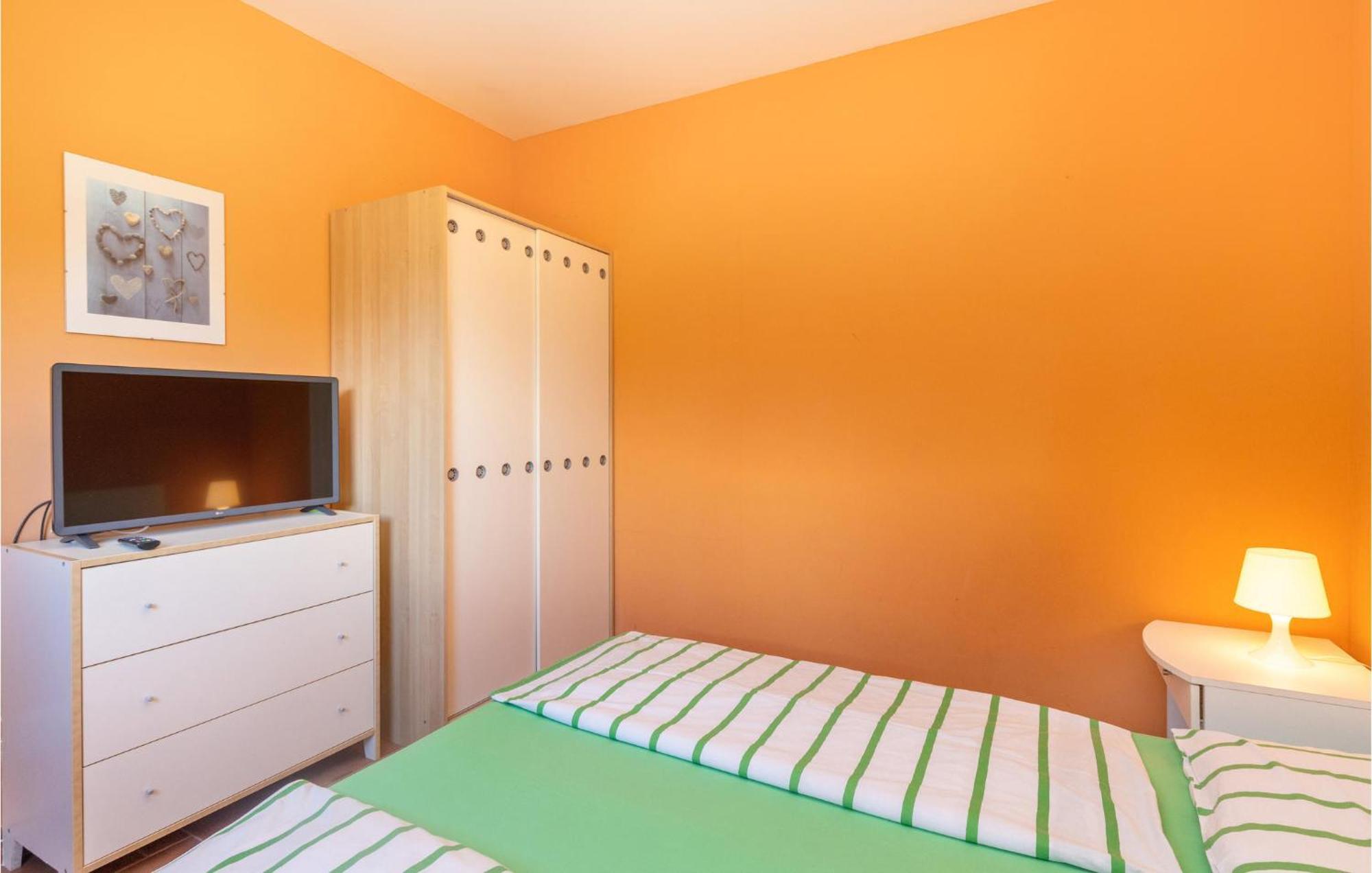Nice Apartment In Jadranovo With Kitchen ภายนอก รูปภาพ